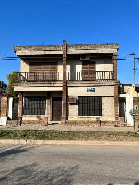 Casa céntrica en planta alta, Lima